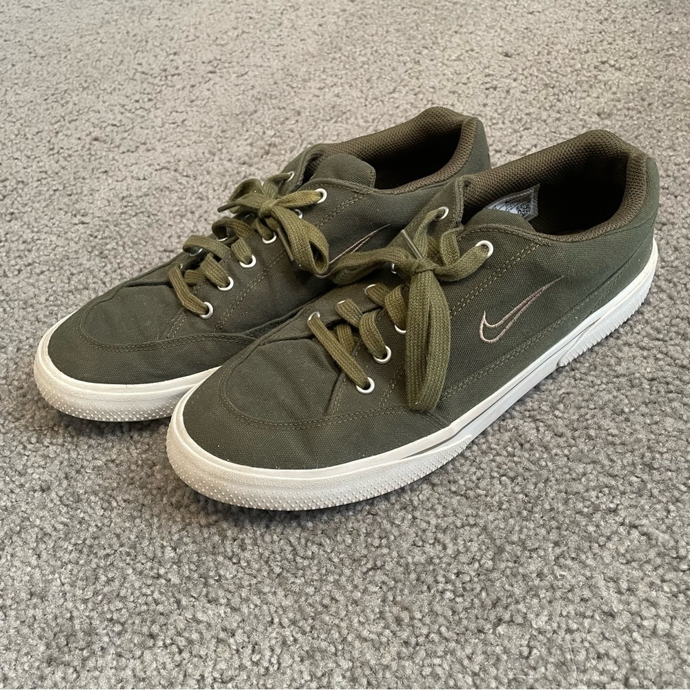 Nike Retro GTS | Size 10 | Olive